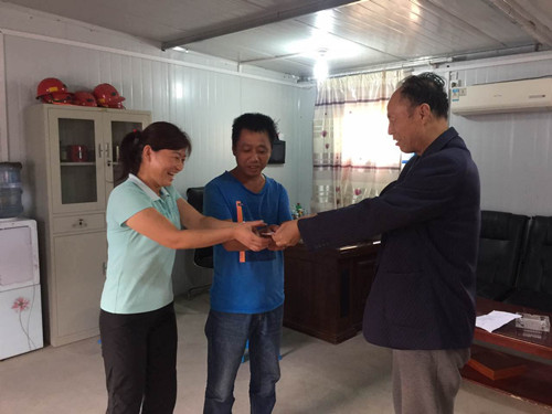 “金秋助學”,礦建二公司在行動