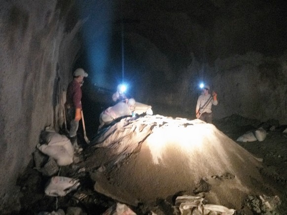 礦建三公司曹家灘項目部施工進度再創新高