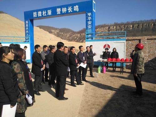 礦建二公司車村項(xiàng)目部迎來延安市人大代表