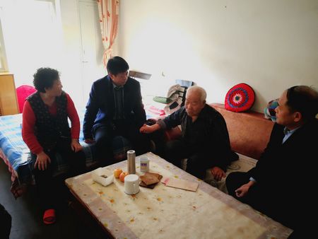 心系困難職工，情系企業發展