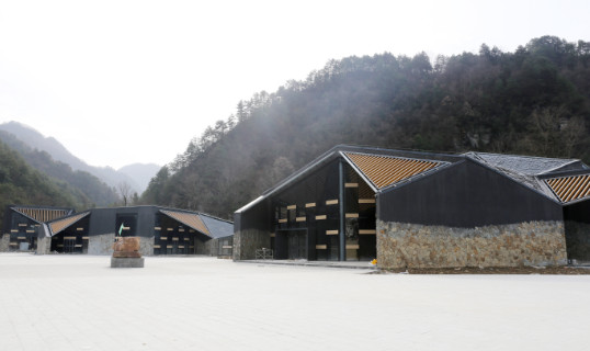 項目開發公司合力打好黎坪景區游客服務中心工程沖刺戰役