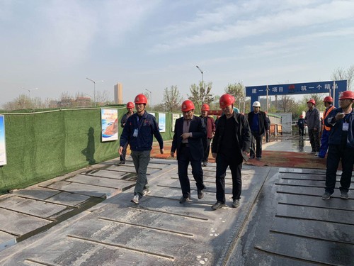 王明智一行深入航天城片區項目工地檢查指導工作