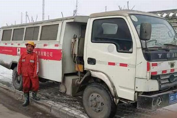 陜煤建設(shè)礦建二公司新型無軌膠輪車正式投用