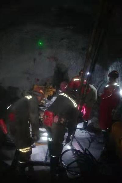 陜煤建設礦建二公司第二項目部進行前探鉆孔施工確保生產安全