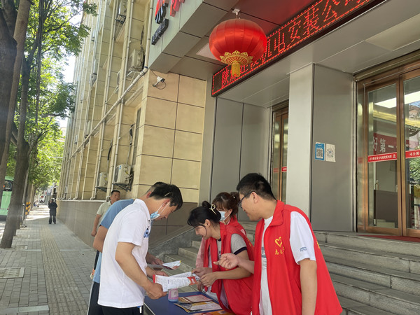 陜煤建設(shè)機(jī)電安裝公司開(kāi)展安全宣傳咨詢?nèi)栈顒?dòng)