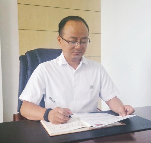 匠心書(shū)壯志,妙手繪華章