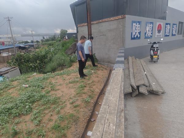 陜煤建設煤礦運營服務分公司:暴雨中的“溫暖守護” 織密職工“兩堂一舍”幸福網