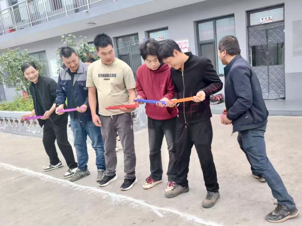 陜煤建設機電安裝公司神府項目部:雙節同慶聚合力 班組協作展風采