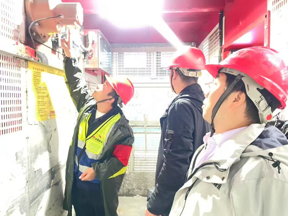 陜煤建設(shè)韓城分公司土建二項(xiàng)目部:安全不下線,青春在一線