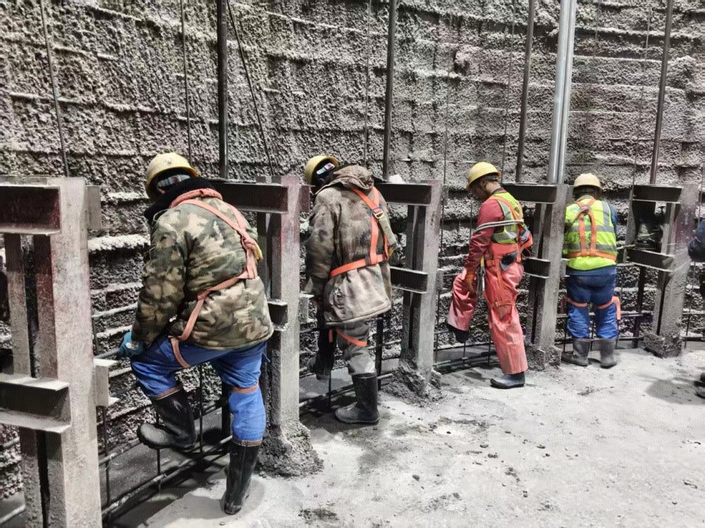 陜煤建設礦建三公司天山(二號井)項目部:百日安全護航決戰四季度 豎井施工攻堅傳捷報